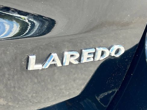 Used 2021 Jeep Grand Cherokee Laredo X AWD/4WD image 18