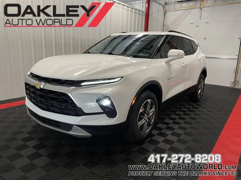 Used 2023 Chevrolet Blazer LT FWD image 1