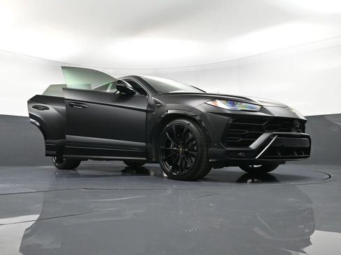 Used 2020 Lamborghini Urus image 42