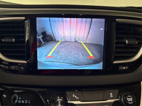 Used 2018 Chrysler Pacifica Touring Plus image 40