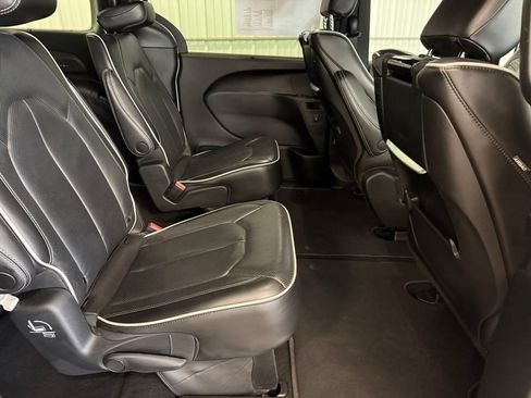 Used 2023 Chrysler Pacifica Limited w/ Uconnect Theater Family Group AWD/4WD image 25