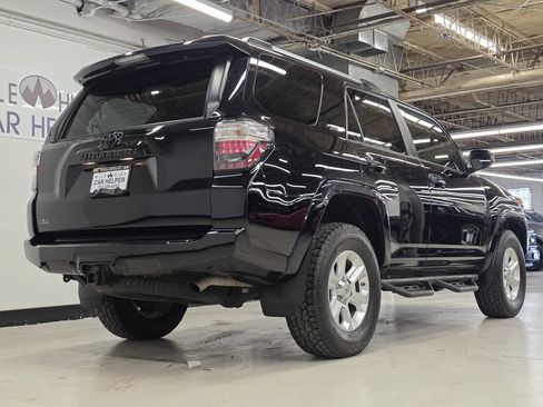 Used 2021 Toyota 4Runner SR5 Premium w/ Moonroof Package AWD/4WD image 8