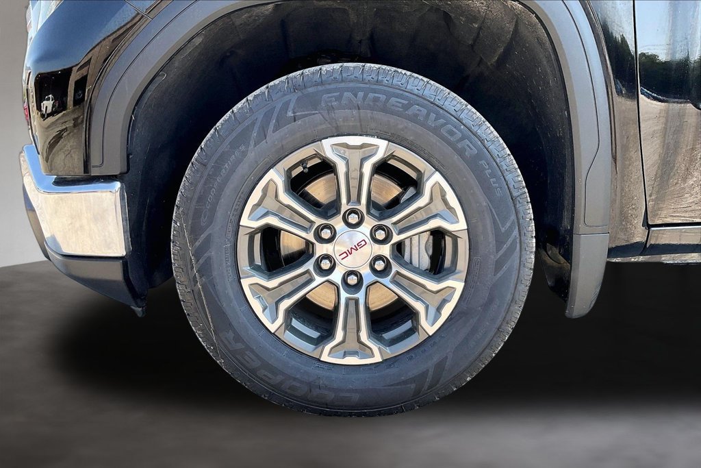 Used 2025 GMC Sierra 1500 SLT RWD image 32