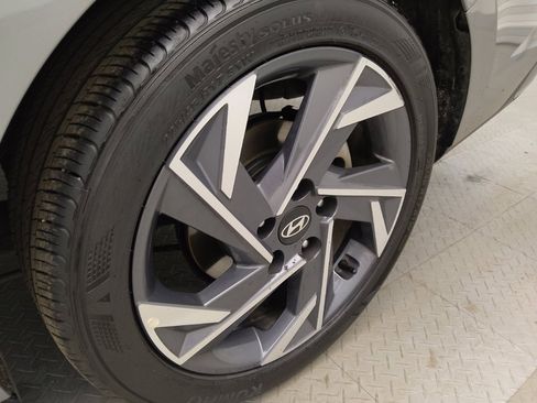 Used 2025 Hyundai Elantra Sport image 31