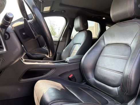 Used 2018 Jaguar F-PACE Prestige AWD/4WD image 6