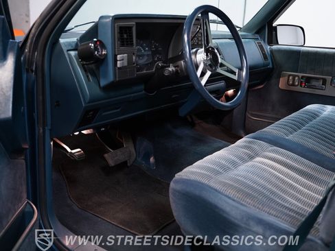 Used 1990 Chevrolet Silverado 1500 2WD Regular Cab image 4