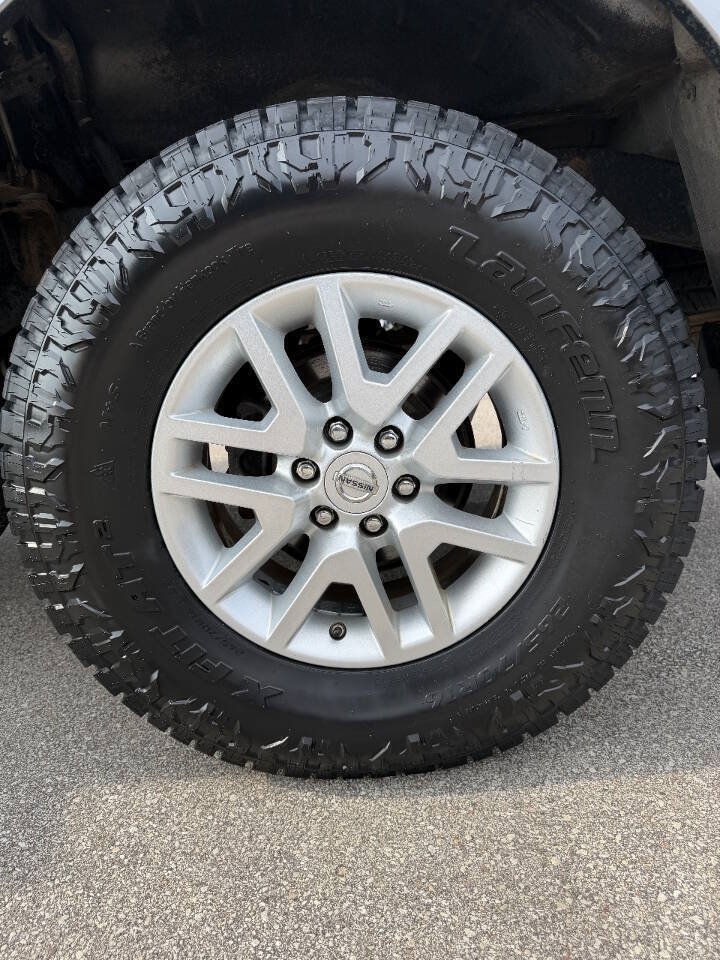 Used 2018 Nissan Frontier SV AWD/4WD image 11