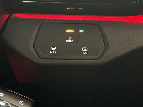 Certified 2023 Volkswagen ID.4 Pro image 33