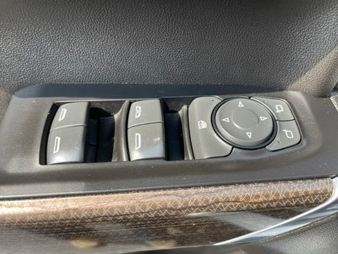 Used 2022 Chevrolet Silverado 1500 LT Trail Boss w/ Bed Protection Package AWD/4WD image 28
