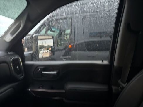 Used 2022 GMC Sierra 2500 SLT w/ SLT Preferred Package image 8