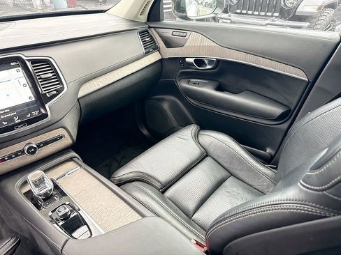 Used 2022 Volvo XC90 T8 Inscription image 26