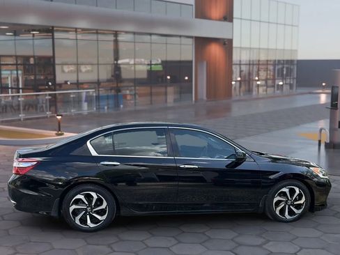 Used 2017 Honda Accord EX-L image 16