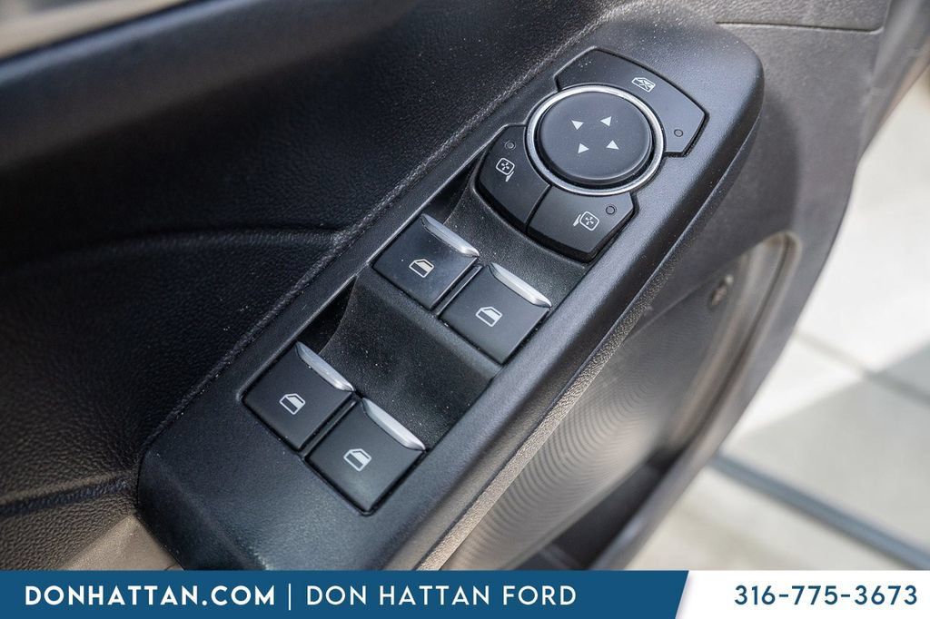 Used 2021 Ford Escape Titanium AWD/4WD image 12