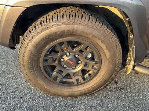 Certified 2022 Toyota 4Runner SR5 Premium w/ Moonroof Package image 32