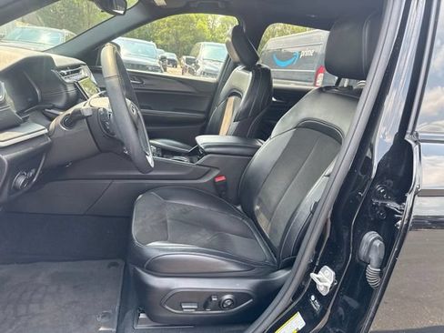 Used 2023 Jeep Grand Cherokee L Laredo AWD/4WD image 13