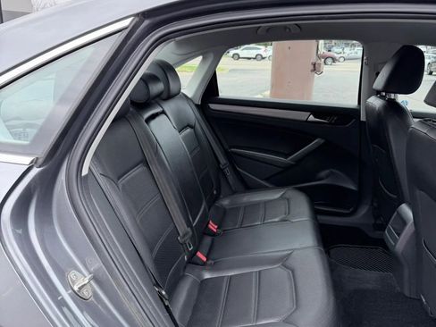 Used 2015 Volkswagen Passat 1.8T Limited Edition image 10