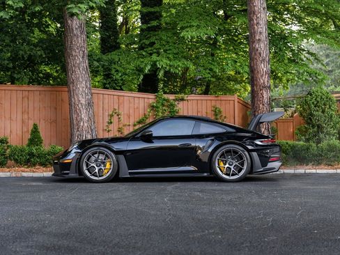 Used 2023 Porsche 911 GT3 RS RWD image 3