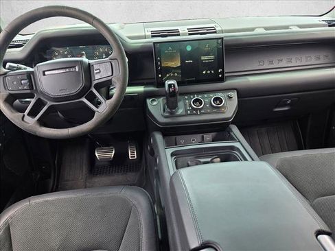 Used 2022 Land Rover Defender 110 V8 AWD/4WD image 15