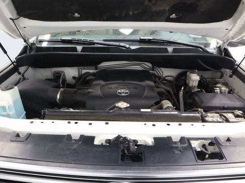Used 2020 Toyota Tundra Limited w/ Limited Premium Package AWD/4WD image 16