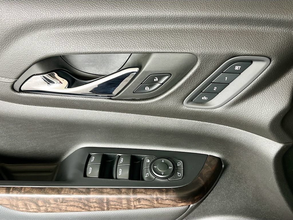 Used 2022 GMC Acadia Denali FWD image 18