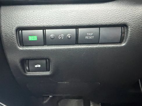 Used 2022 Nissan Sentra SR w/ Midnight Edition FWD image 19