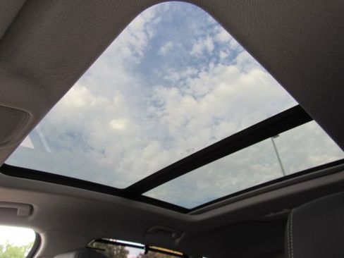 Used 2019 Audi e-tron Prestige w/ Prestige Package image 7