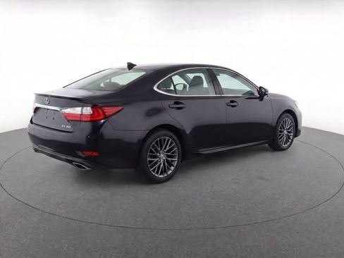 Used 2018 Lexus ES 350 w/ Navigation System Package FWD image 5