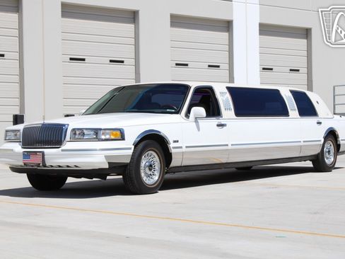 Used 1996 Lincoln Town Car Executive image 11