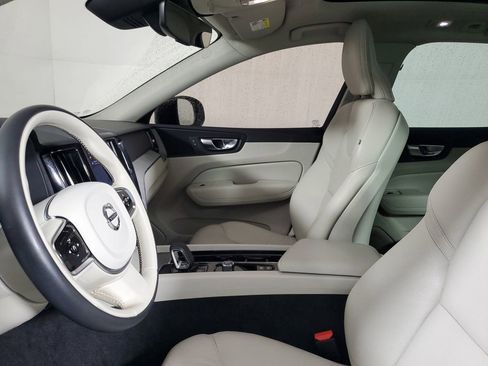 Certified 2024 Volvo XC60 B5 Plus image 24