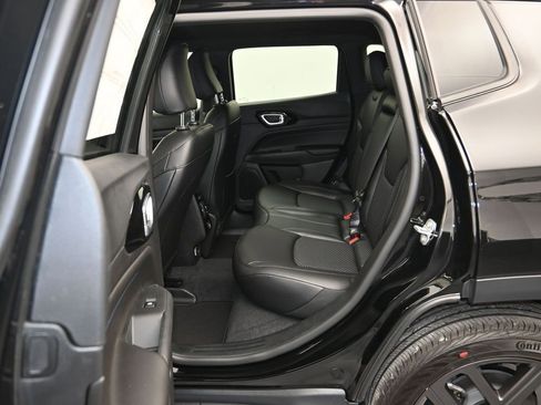 New 2026 Jeep Compass Latitude AWD/4WD image 22
