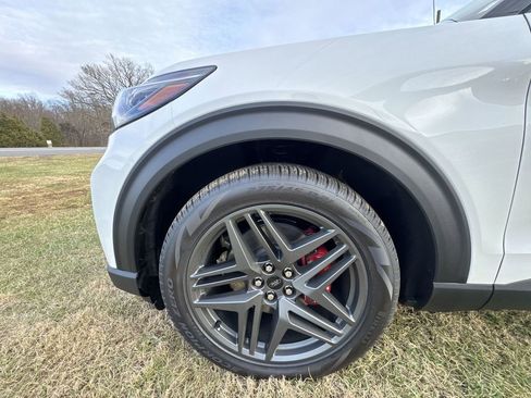 New 2026 Ford Explorer ST w/ Sun And Sound Package image 10