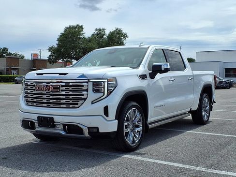 Used 2024 GMC Sierra 1500 Denali w/ Denali Reserve Package AWD/4WD image 3