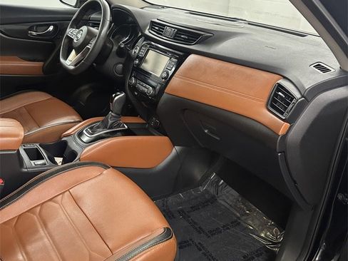 Used 2017 Nissan Rogue SL w/ SL Premium Package image 37