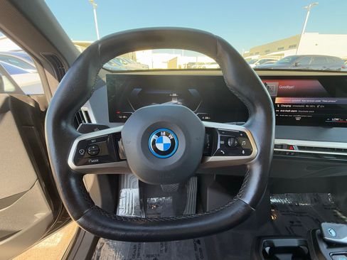 Certified 2022 BMW iX xDrive50 w/ Dynamic Handling Package image 25