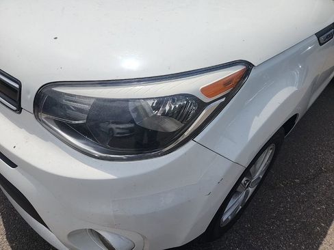 Used 2017 Kia Soul + FWD image 6