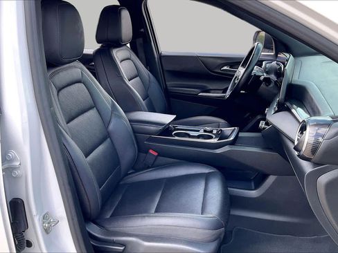Used 2026 Chevrolet Equinox LT w/ Convenience Package II FWD image 10