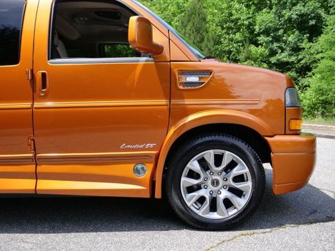 Used 2025 GMC Savana 2500 Extended w/ Driver Convenience Package RWD image 44