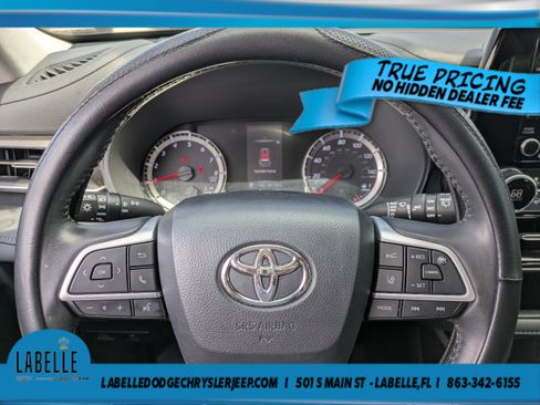 Used 2022 Toyota Highlander LE FWD image 34
