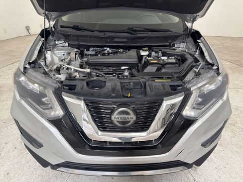 Used 2019 Nissan Rogue SV image 16