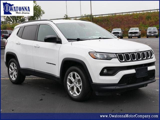 Certified 2024 Jeep Compass Latitude AWD/4WD image 1