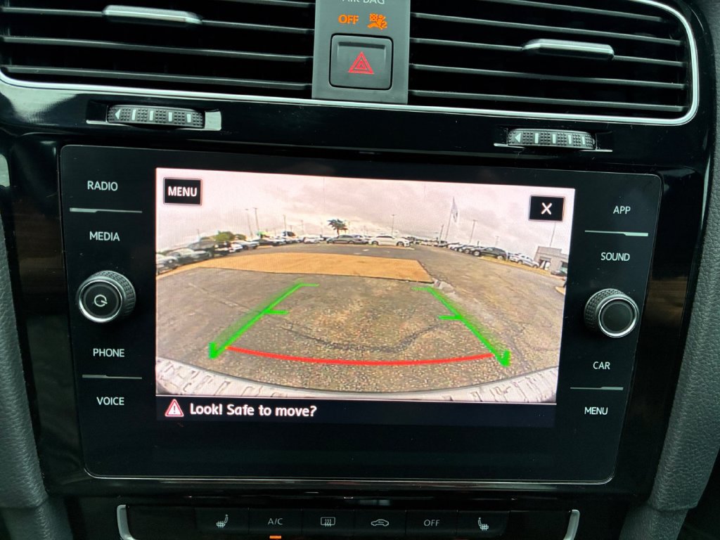 Used 2020 Volkswagen GTI SE FWD image 9