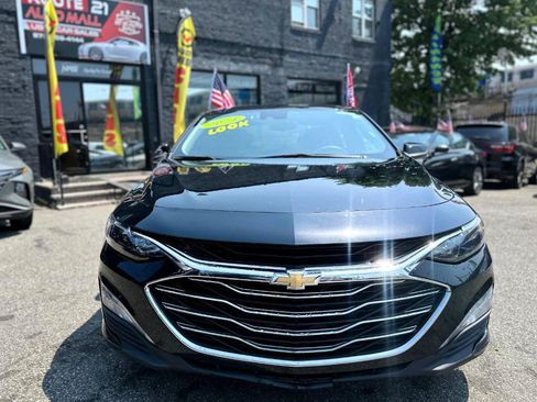 Used 2024 Chevrolet Malibu LT FWD image 2