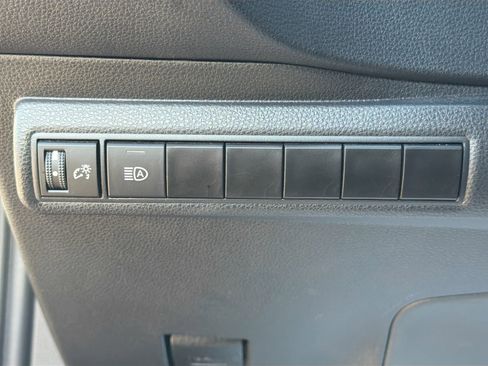 Used 2023 Toyota Corolla LE image 30