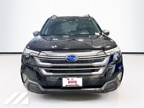 Used 2025 Subaru Forester Premium AWD/4WD image 2