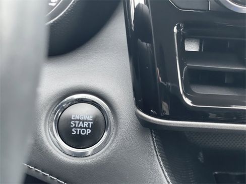 Used 2022 Toyota Highlander LE image 16