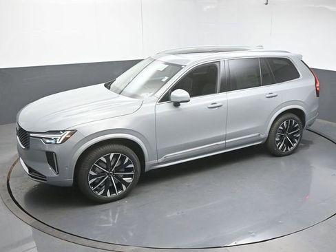New 2026 Volvo XC90 B5 Plus w/ Protection Package Premier AWD/4WD image 45