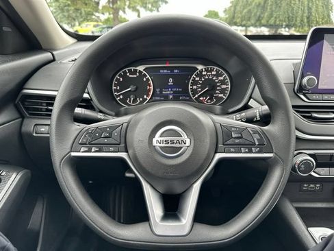 Used 2022 Nissan Altima 2.5 SV AWD/4WD image 26