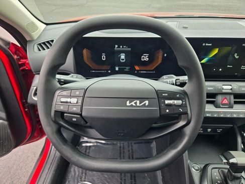 Used 2025 Kia K4 FWD image 31
