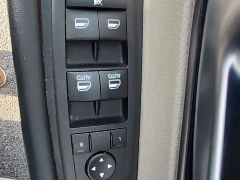 Certified 2023 Chrysler Pacifica Touring-L image 34