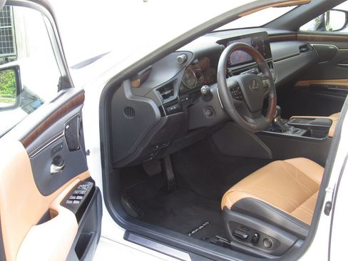 Used 2022 Lexus ES 350 w/ Luxury Package FWD image 8